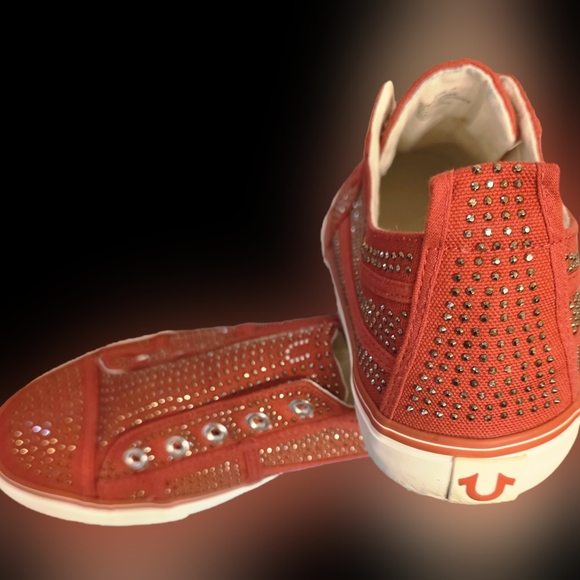 True Religion Red Glossy Sneakers with Lattice Design - Picture 4 of 4